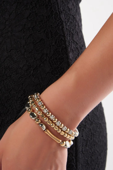 Magasinez le bracelet élégant de la nouvelle collection de la Boutique Colori - Shop the elegant bracelet from the new collection at Boutique Colori.