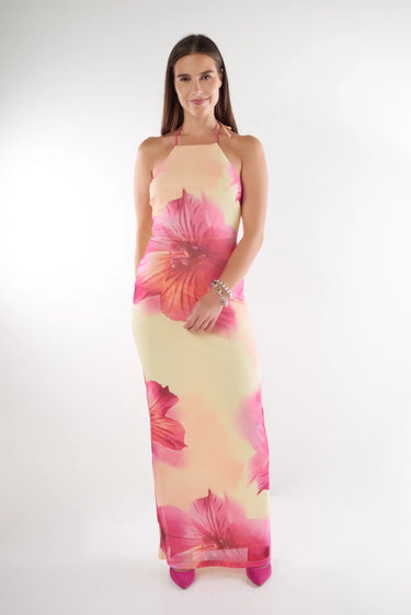 Magasinez la robe élégante à dos ouvert de la nouvelle collection de la Boutique Colori - Shop the elegant dress with open back from new collection from Boutique Colori