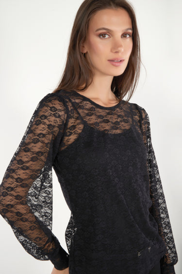Magasinez le haut en mesh imprimé de Colori - Shop the printed mesh top from Colori
