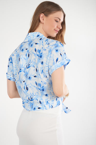 Magasinez la blouse fleurie à manches courtes de la nouvelle collection de la Boutique Colori -  Shop the floral short sleeves blouse from new collection from Boutique Colori