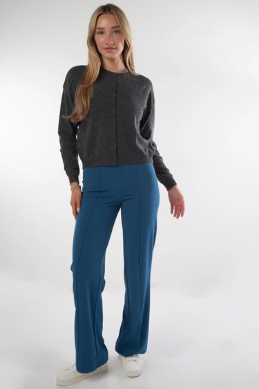 Magasinez le cardigan de la nouvelle collection de la Boutique Colori - Shop the cardigan from new collection from Boutique Colori