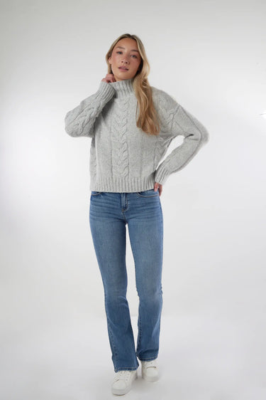 Magasinez le chandail torsadé de la nouvelle collection de la Boutique Colori - Shop the cable-knit sweater from new collection from Boutique Colori