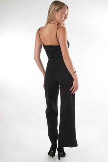 Magasinez la combinaison à décolleté en dentelle de la nouvelle collection de la Boutique Colori  - Shop the jumpsuit with lace from new collection from Boutique Colori
