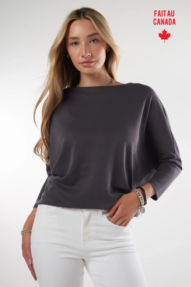 Magasinez le haut à manches chauve- souris de la nouvelle collection de la Boutique Colori - Shop the batwing sleeve top from new collection from Boutique Colori