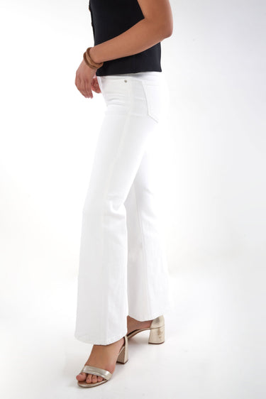 Magasinez le jean à jambe large de la nouvelle collection de la Boutique Colori - Shop the wide-leg jeans from new collection from Boutique Colori
