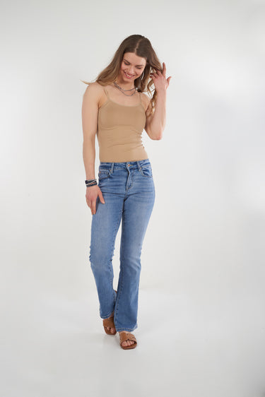 Magasinez le jean évasée de la nouvelle collection de la Boutique Colori - Shop the flared jeans  from new collection from Boutique Colori