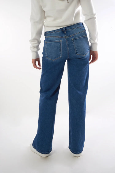 Magasinez le jean à jambe large de la nouvelle collection de la Boutique Colori - Shop the wide-leg jeans from new collection from Boutique Colori