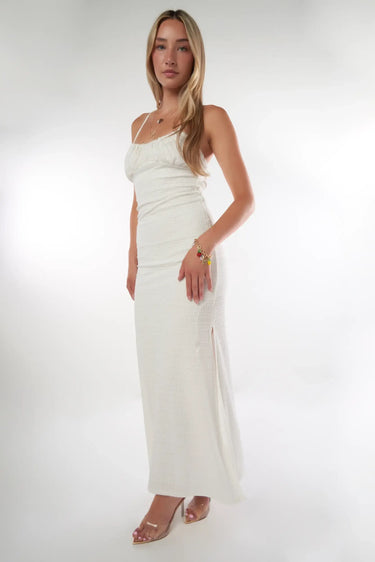 Magasinez la robe élégante à dos ouvert de la nouvelle collection de la Boutique Colori - Shop the elegant dress with open back from new collection from Boutique Colori