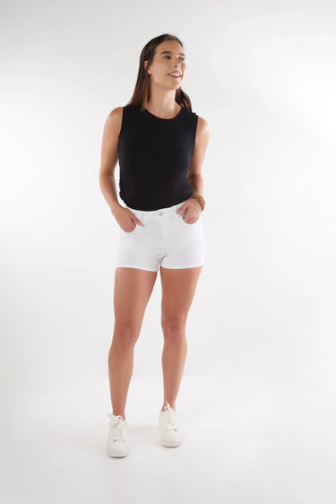 Magasinez le short en jean de la nouvelle collection de la Boutique Colori - Shop the denim shorts from new collection from Boutique Colori