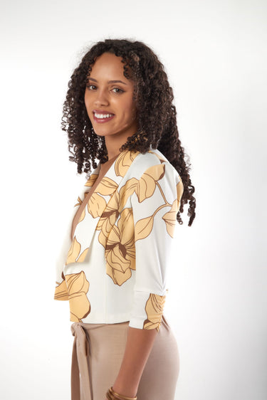 Magasinez le veston à manches froncées de la nouvelle collection de la Boutique Colori - Shop the ruched sleeves blazer from new collection from Boutique Colori