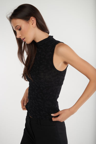 Magasinez la camisole à motifs brillants de Colori - Shop the sparkly patterned tank top from Colori