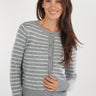Magasinez le cardigan rayé avec boutons de Colori - Shop the striped cardigan with buttons from Colori