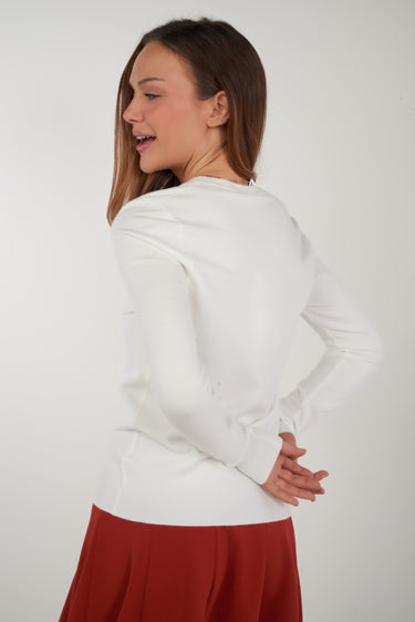 Magasinez le chandail basique avec col en V de Colori - Shop the basic top with V-neck from Colori
