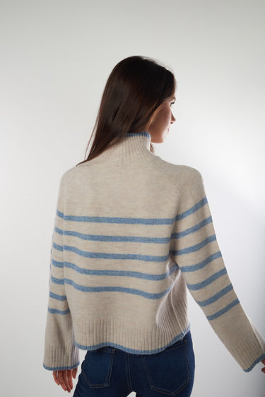 Magasinez le chandail court rayé à col montant de Colori - Shop the striped cropped turtleneck sweater from Colori