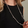 Magasinez le collier long avec pierres de Colori - Shop the long necklace with stones
