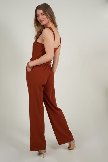 Magasinez la combinaison à bretelles larges de Colori - Shop the large straps jumpsuit from Colori