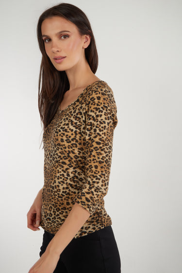 Magasinez le haut imprimé à manches trois-quarts de Colori - Shop the printed three-quarter sleeves from Colori